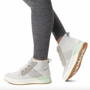 NWT Sorel Women's Out N About III Mid Sneaker Waterproof Shoes - Size 10